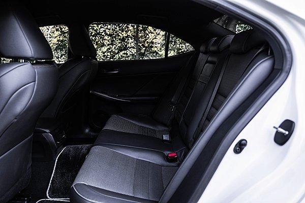 Lexus Is0t F Sport 3代 17 中古車 二手車 135 8萬 老船長車庫 外匯車outlet Abc好車網