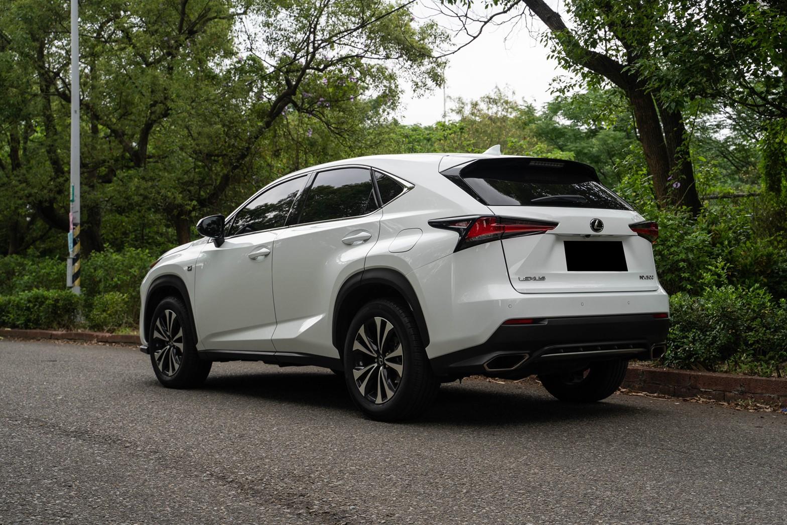 Lexus Nx300 F Sport 1代 19 中古車 二手車 169 8萬 老船長車庫 外匯車outlet Abc好車網