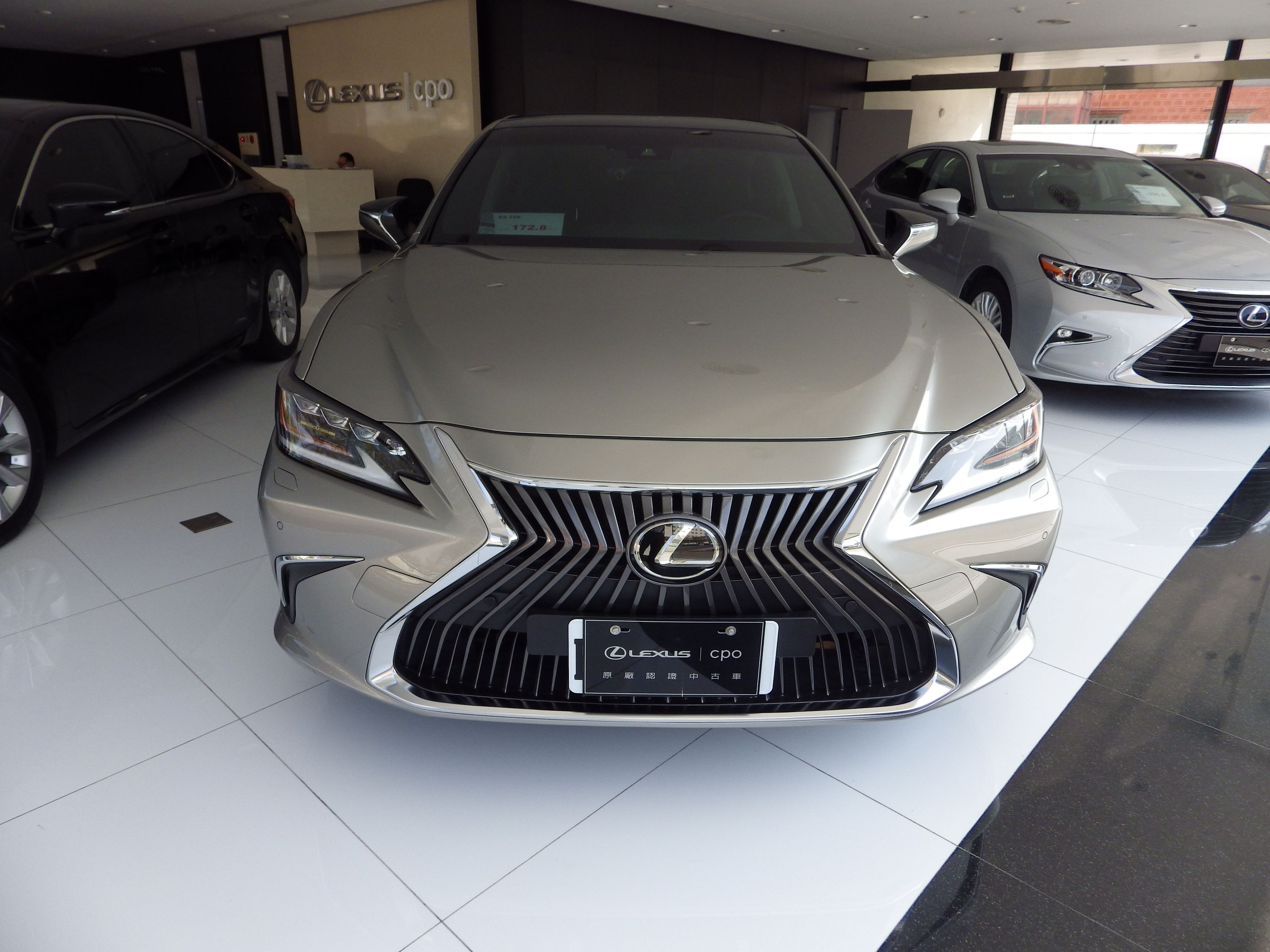 Lexus Es250 豪華版 6代 18 中古車 二手車 172 8萬 Lexus Cpo 台中營業所abc好車網