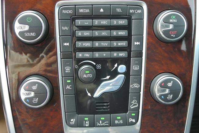 Volvo Xc70 D5 旗艦版13 中古車 二手車 價格 8萬 萬通國際 台中市 Abc好車網