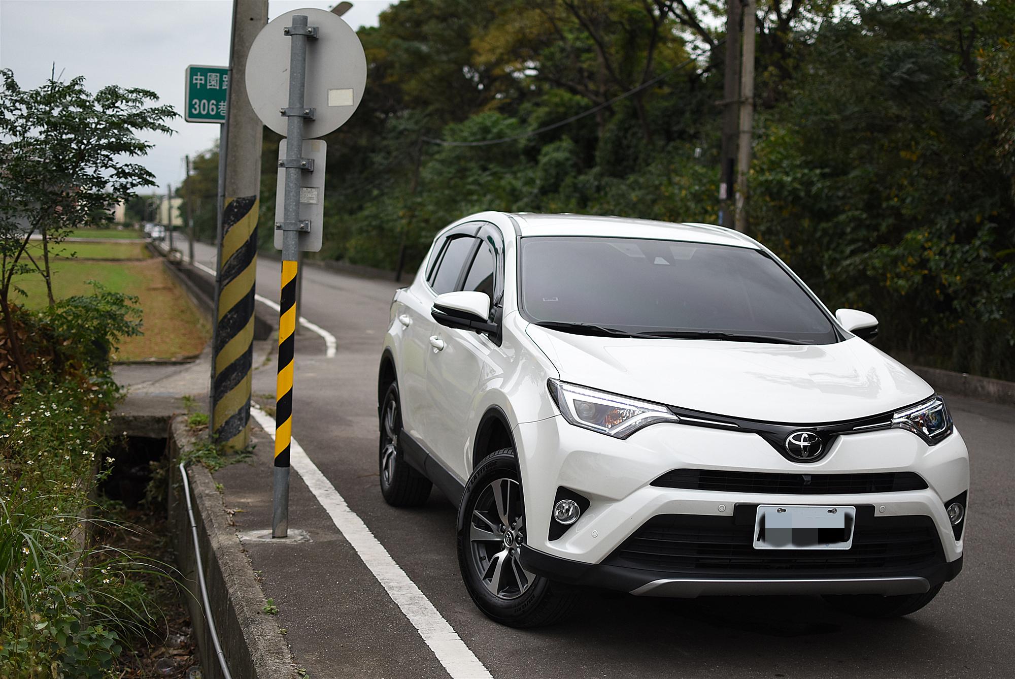 Toyota Rav4 2 0 尊爵 4代 18 中古車 二手車 80萬 Abc好車網