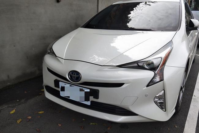 Prius 4 二手價 Omarw
