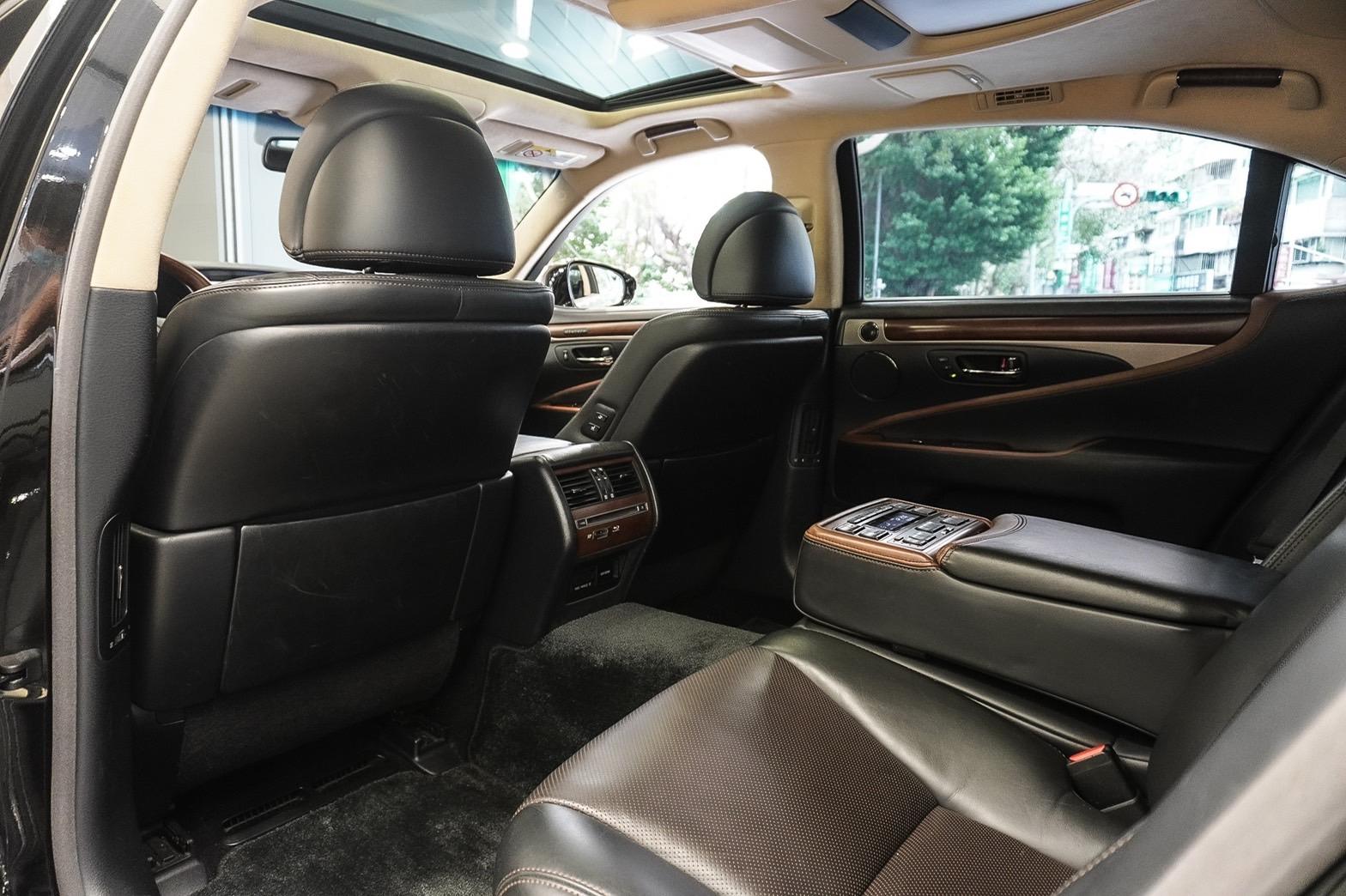 Lexus Ls600hl 4 5代 13 中古車 二手車 8萬 東威汽車abc好車網