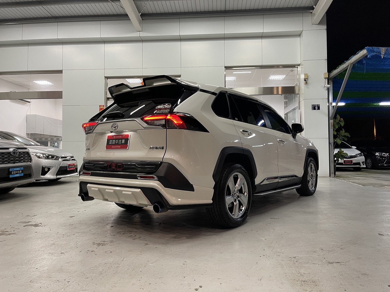 Toyota Rav4 2 0 E 4代 中古車 二手車 8萬 Toyota中誠草屯所abc好車網