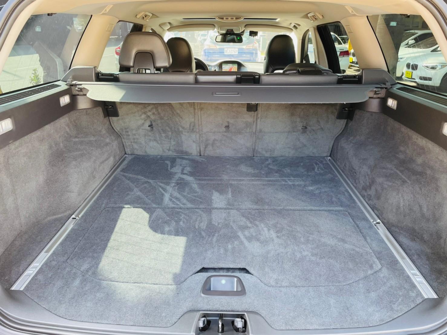 Volvo Xc70 D5 旗艦版13 中古車 二手車 81萬 名利精選車商abc好車網 Volvo Xc70 D5 旗艦版13 中古車 二手車 81萬 名利精選車商abc好車網