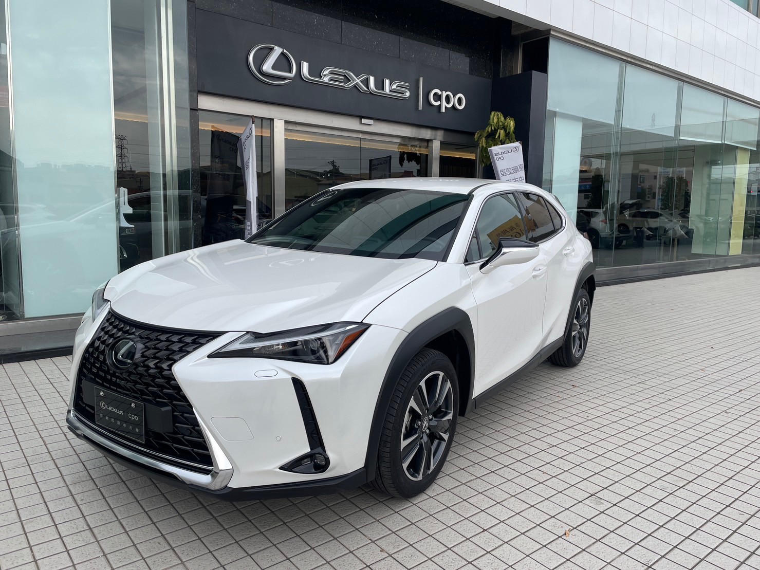Lexus UX 200菁英版2022年中古車(二手車) 122萬- LEXUS CPO/台南營業所- abc好車網