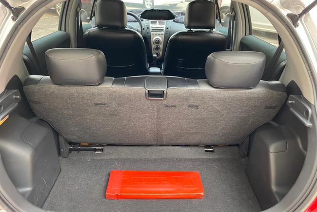 Toyota Yaris 1 5 E 2代 10 中古車 二手車 24 8萬 達峰汽車abc好車網