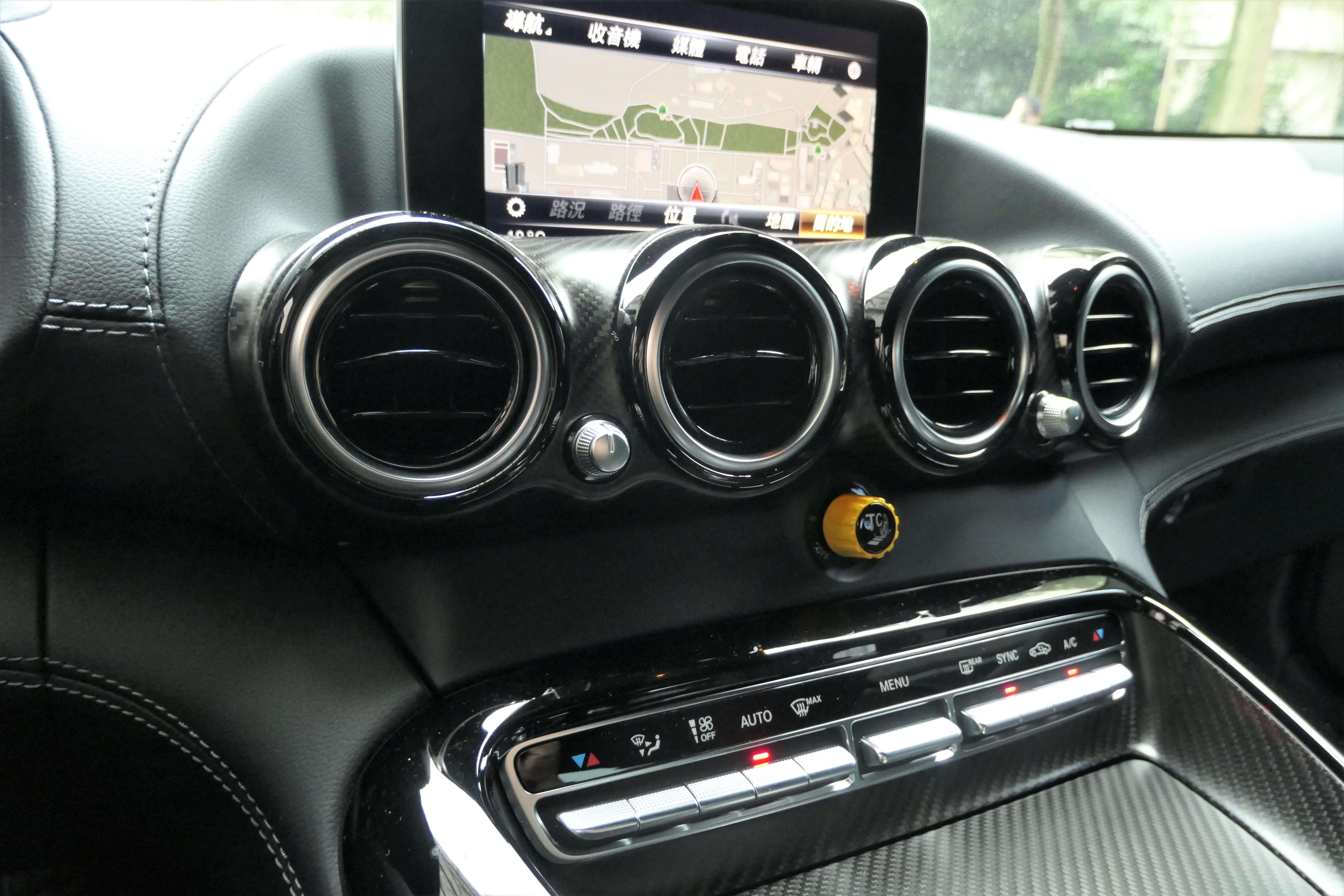 M Amg Gt R 4 0 V8 17 中古車 二手車 6 8萬 信義德品汽車abc好車網