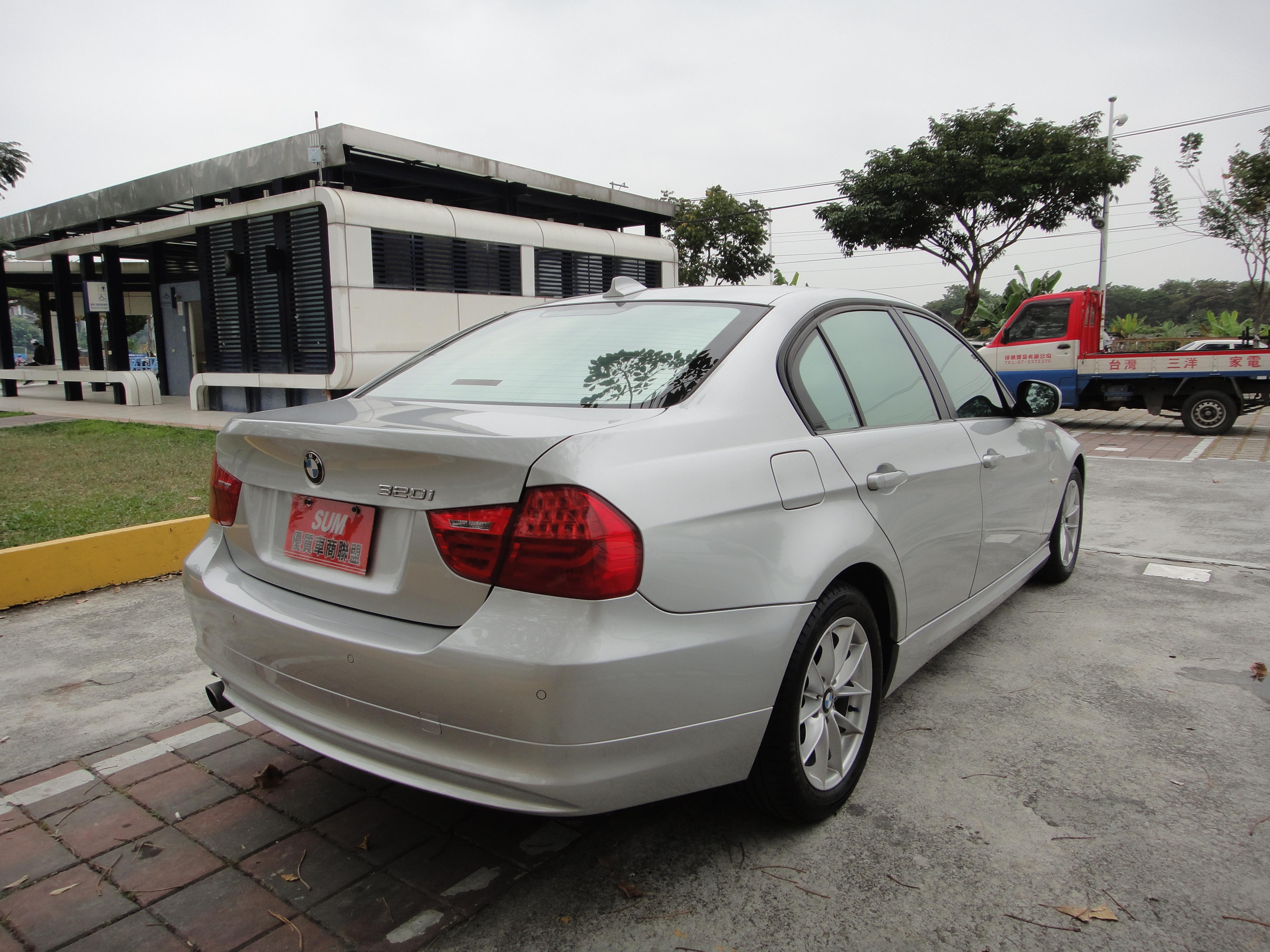 bmw 320i (e90) 2010