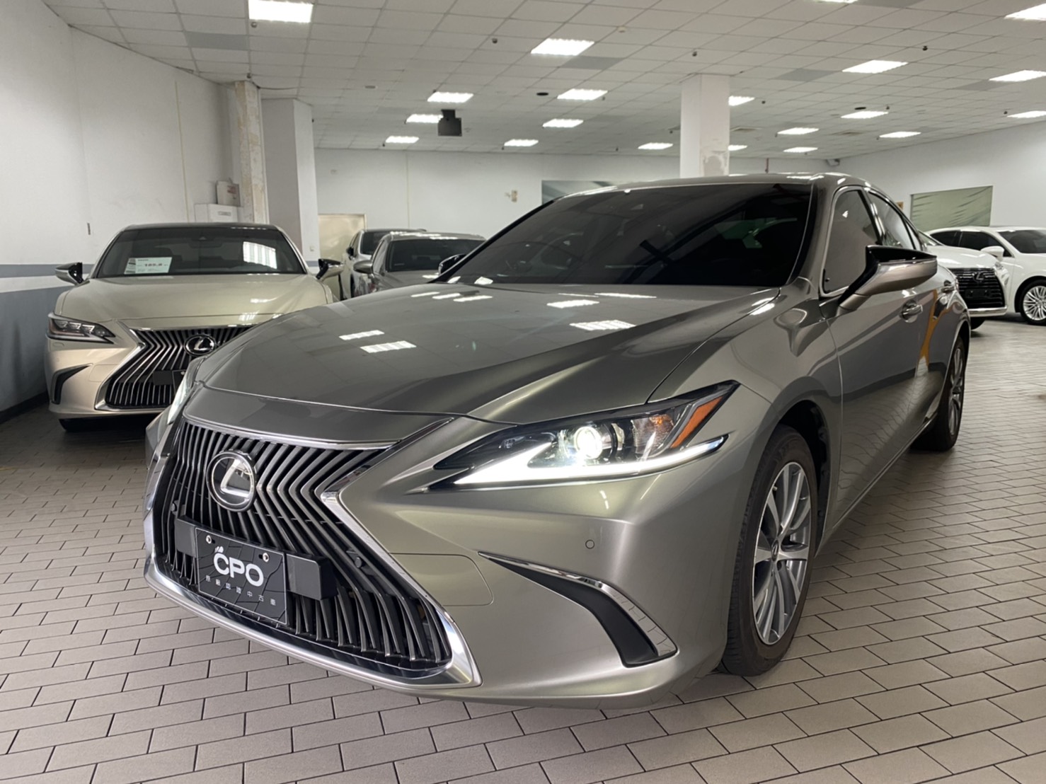 LEXUS ES200 豪華版 (6代) 2020年 中古車(二手車) 159.8萬 LEXUS CPO/桃苗所