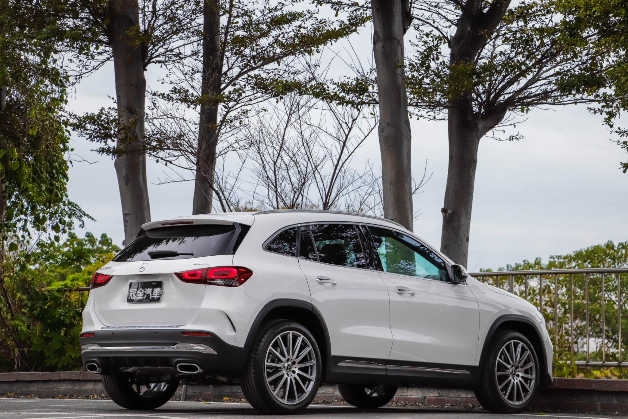 M Benz Gla Class 21 中古車 二手車 238萬 冠全汽車旗艦店abc好車網