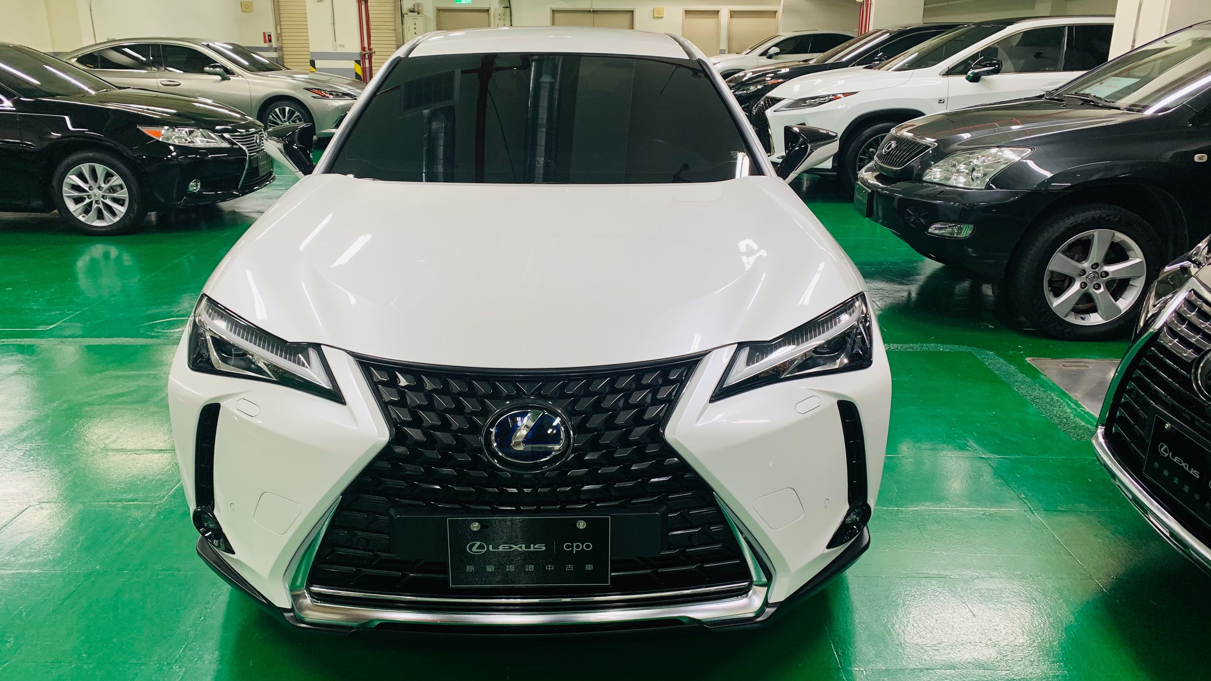 Lexus Ux250h 豪華版19 中古車 二手車 116 8萬 Lexus Cpo 士林營業所abc好車網