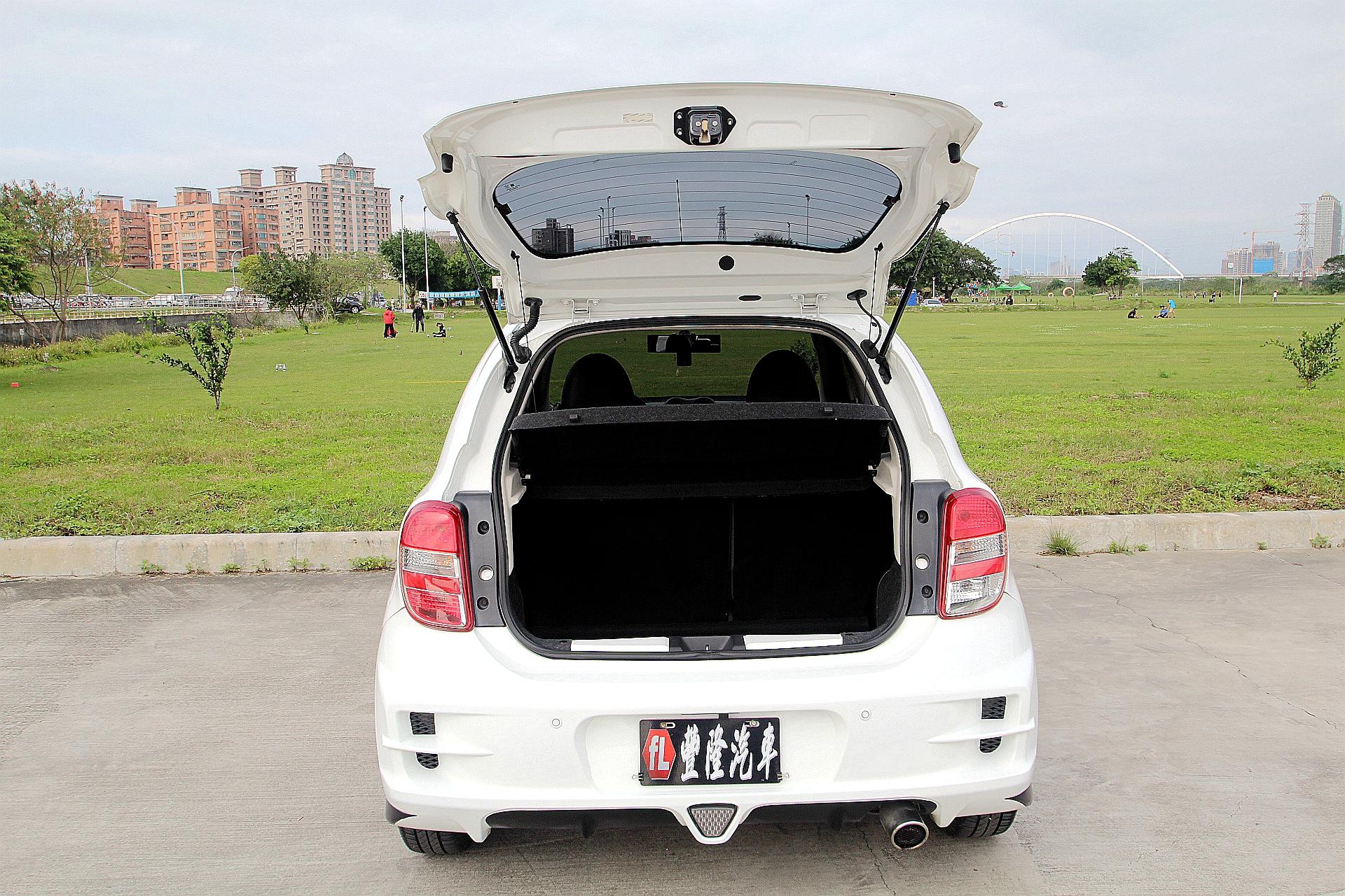 Nissan March 1 5 Sl 12 中古車 二手車 23 8萬 豐隆汽車abc好車網