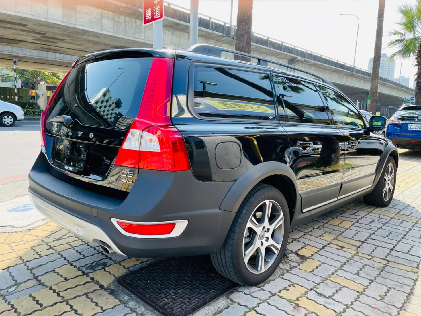 Volvo Xc70 D5 旗艦版13 中古車 二手車 74 8萬 名利精選車商abc好車網