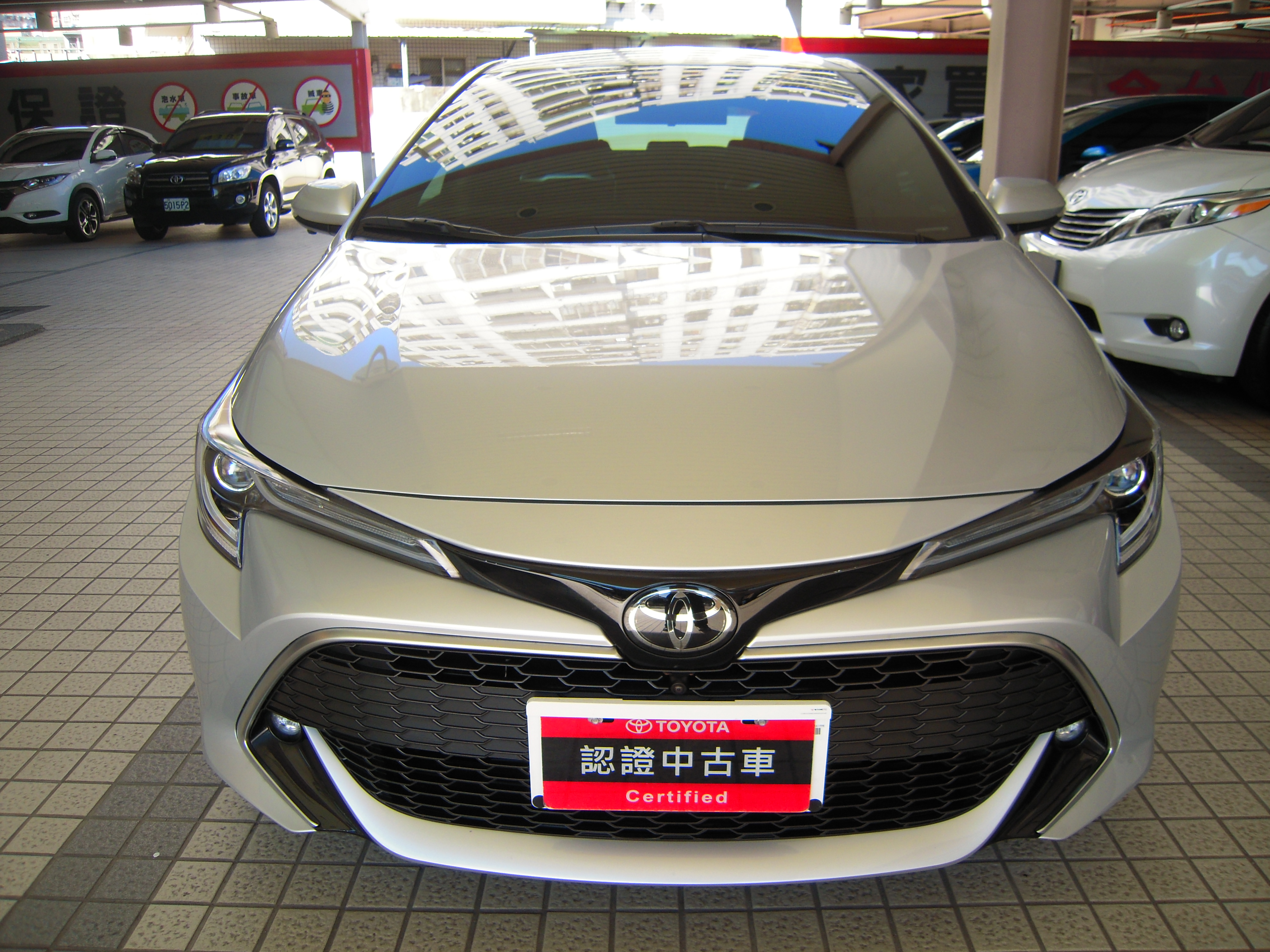 Toyota Auris 旗艦版19 中古車 二手車 78 8萬 Toyota中誠台中所abc好車網