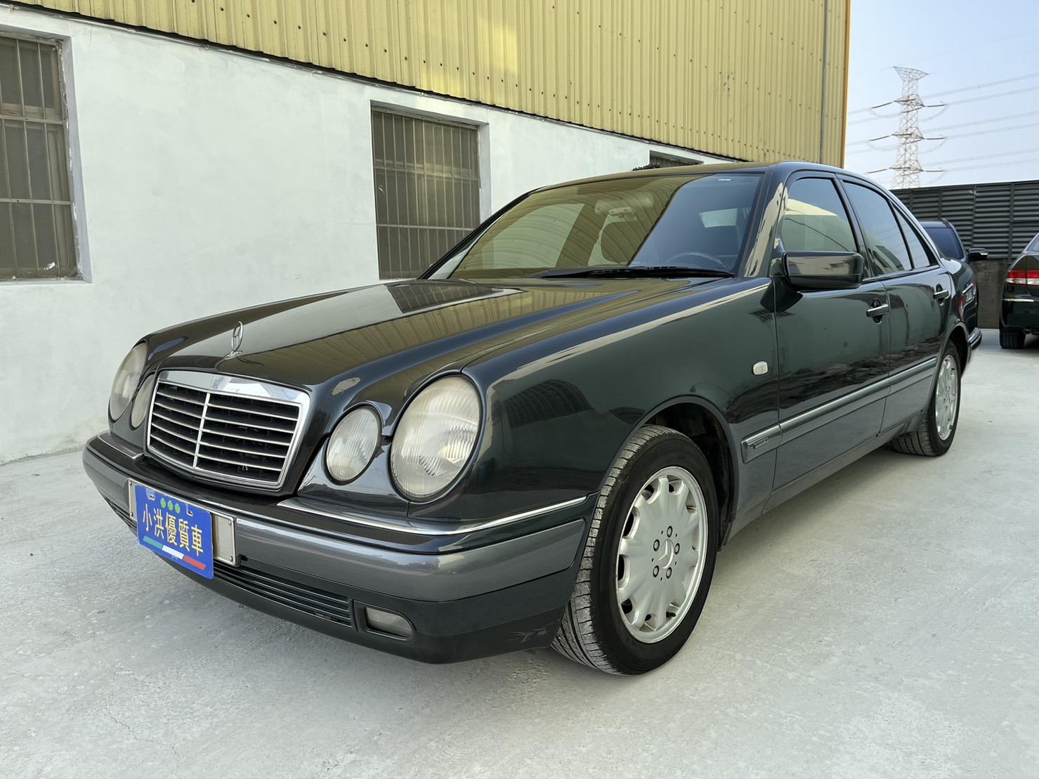 M-BENZ E320 Avantgarde (W210)