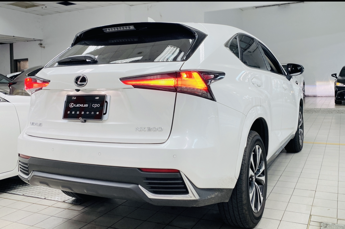 Lexus Nx0 菁英版 1代 21 中古車 二手車 149 8萬 Lexus Cpo 南港營業所abc好車網