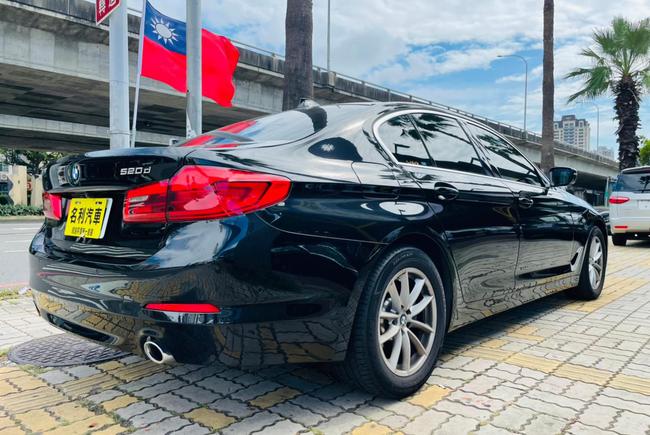 Bmw 5d 白金旗艦版 G30 19 中古車 二手車 160萬 名利精選車商abc好車網 Bmw 5d 白金旗艦版 G30 19 中古車 二手車 160萬 名利精選車商abc好車網