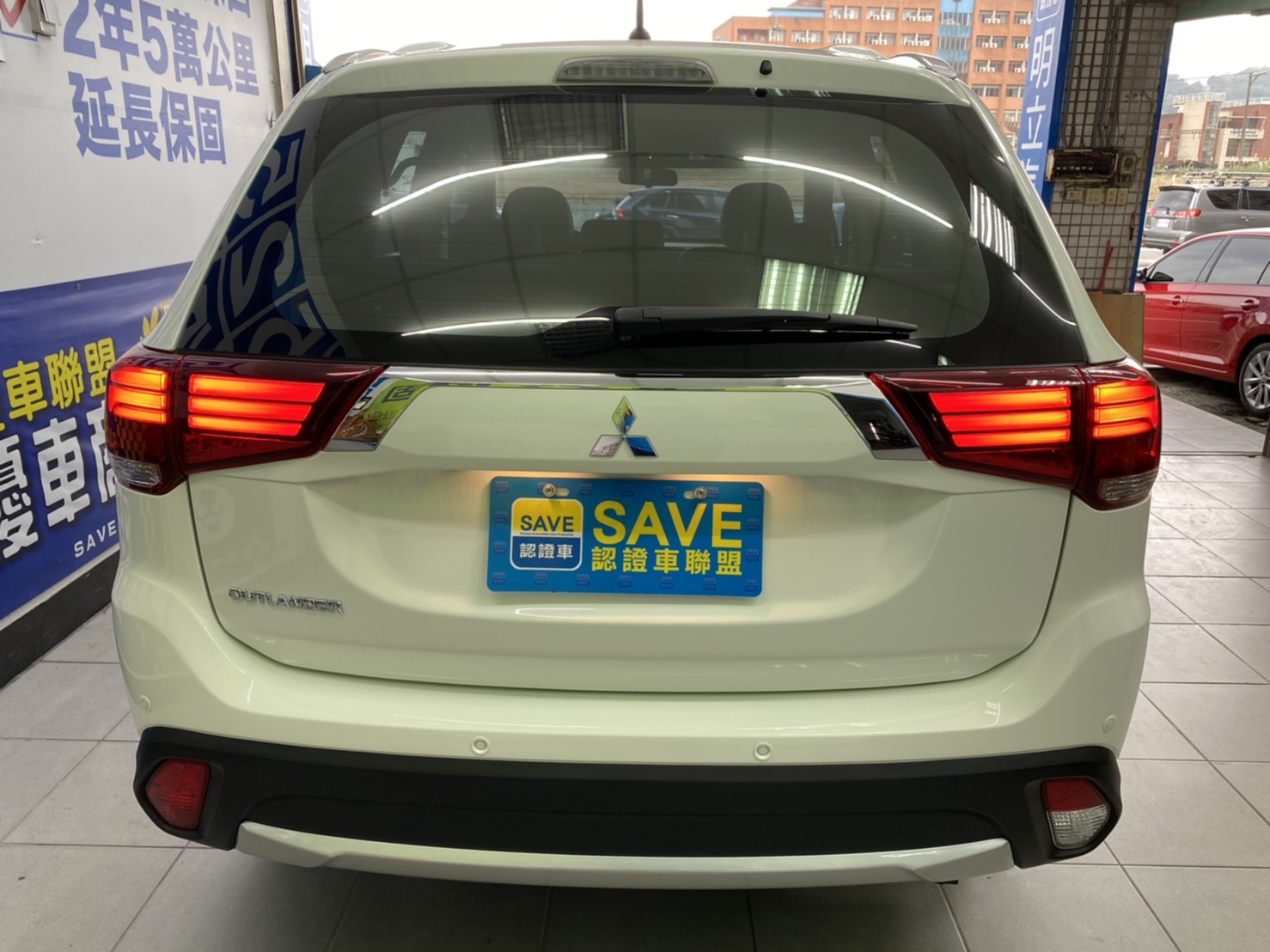 Mitsubishi Outlander 2 4 2wd 典藏型 3代 18 中古車 二手車 59 8萬 明立汽車 優質嚴選 認證指標店 連鎖量販abc好車網