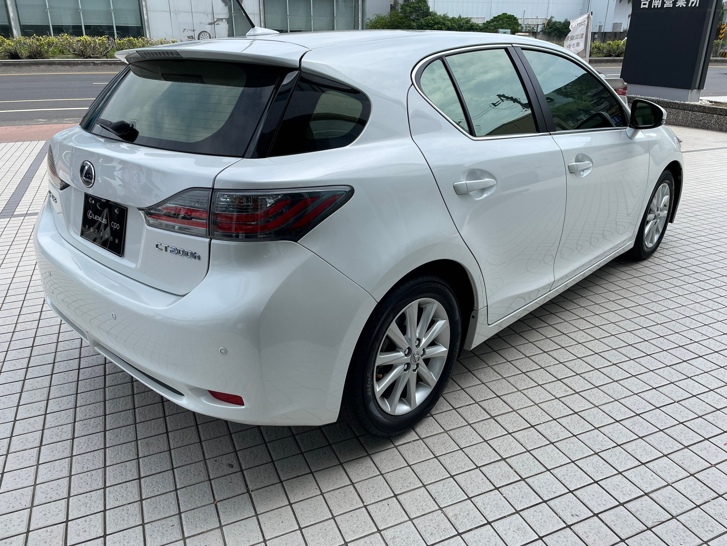 Lexus Ct0h 菁英版13 中古車 二手車 65 8萬 Lexus Cpo 台南營業所abc好車網
