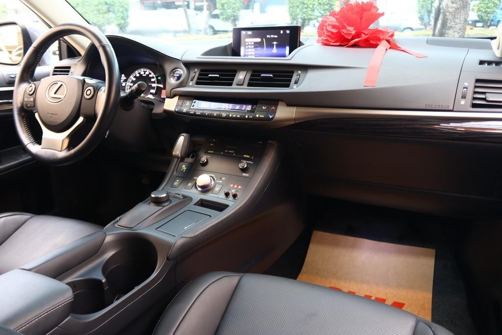 Lexus Ct 14 中古車 二手車 79 8萬 Sum金豪華汽車abc好車網