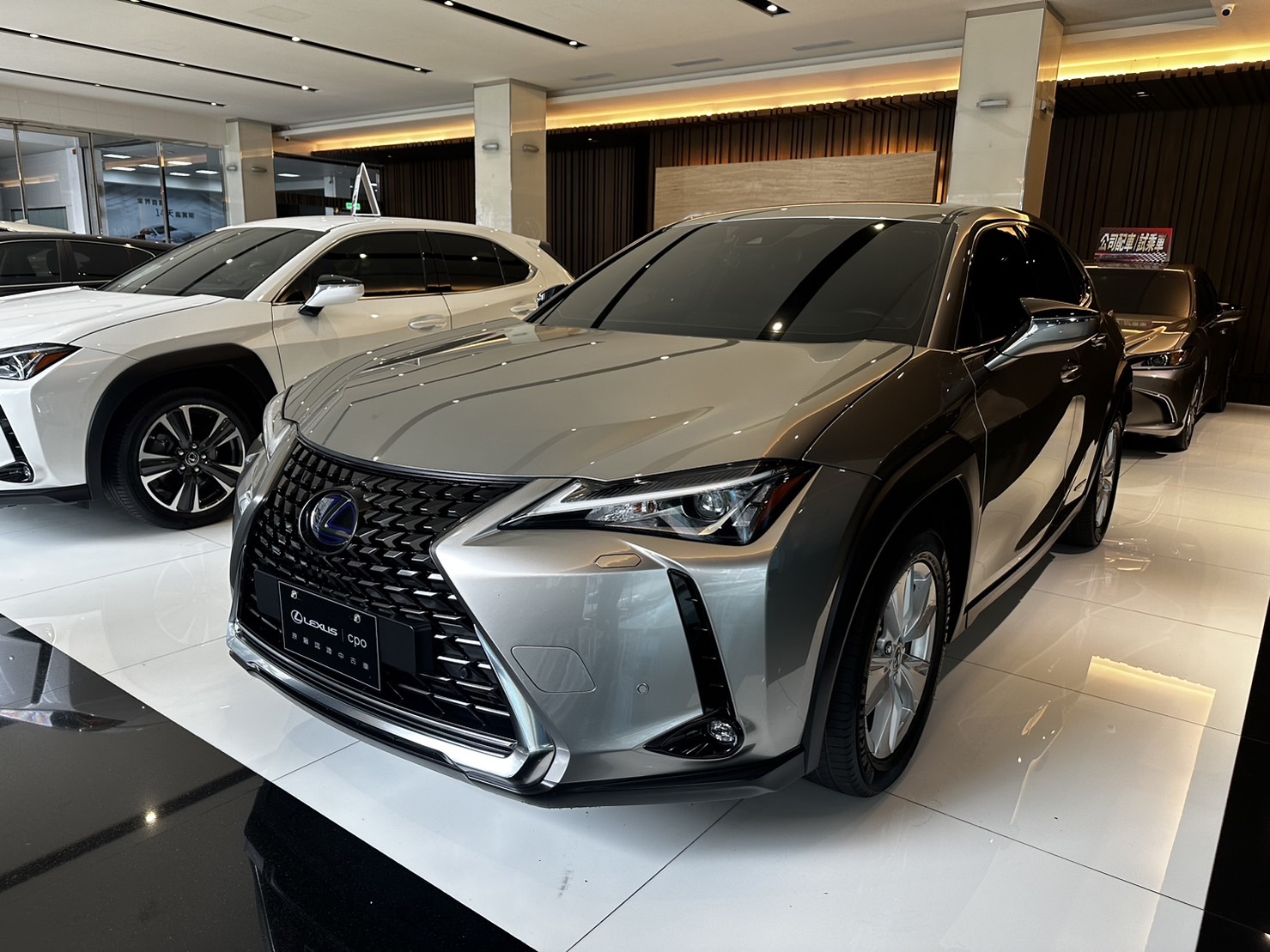 Lexus UX 250h豪華版2019年中古車(二手車) 99.8萬- LEXUS CPO/桃園營業所- abc好車網
