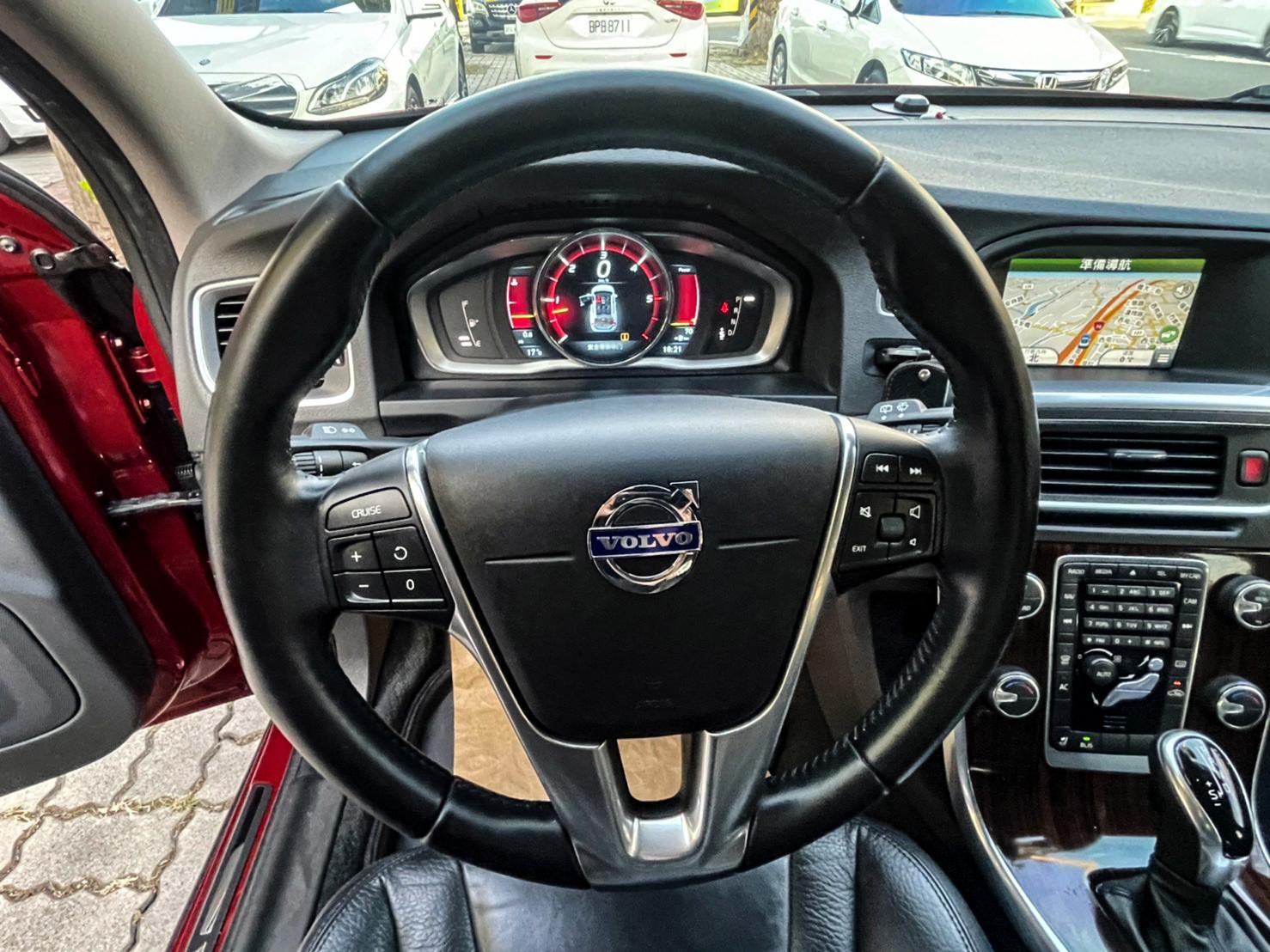 Volvo V60 D4 旗艦版 1代 13 中古車 二手車 53萬 萬通汽車abc好車網