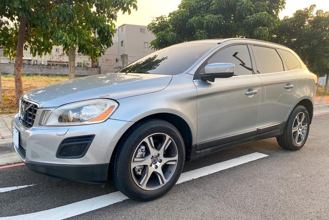 Volvo Xc60 D5 旗艦版 1代 11 中古車 二手車 56萬 Abc好車網