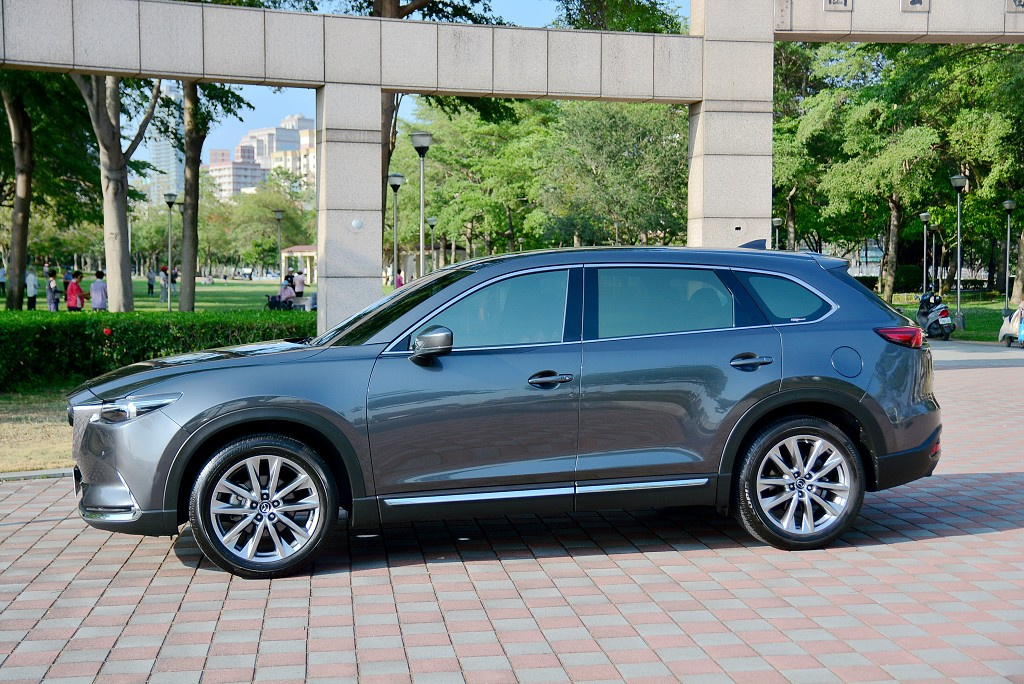 Mazda Cx 9 2 5 Sky G Awd 旗艦型18 中古車 二手車 126 8萬 泰昌汽車商行abc好車網